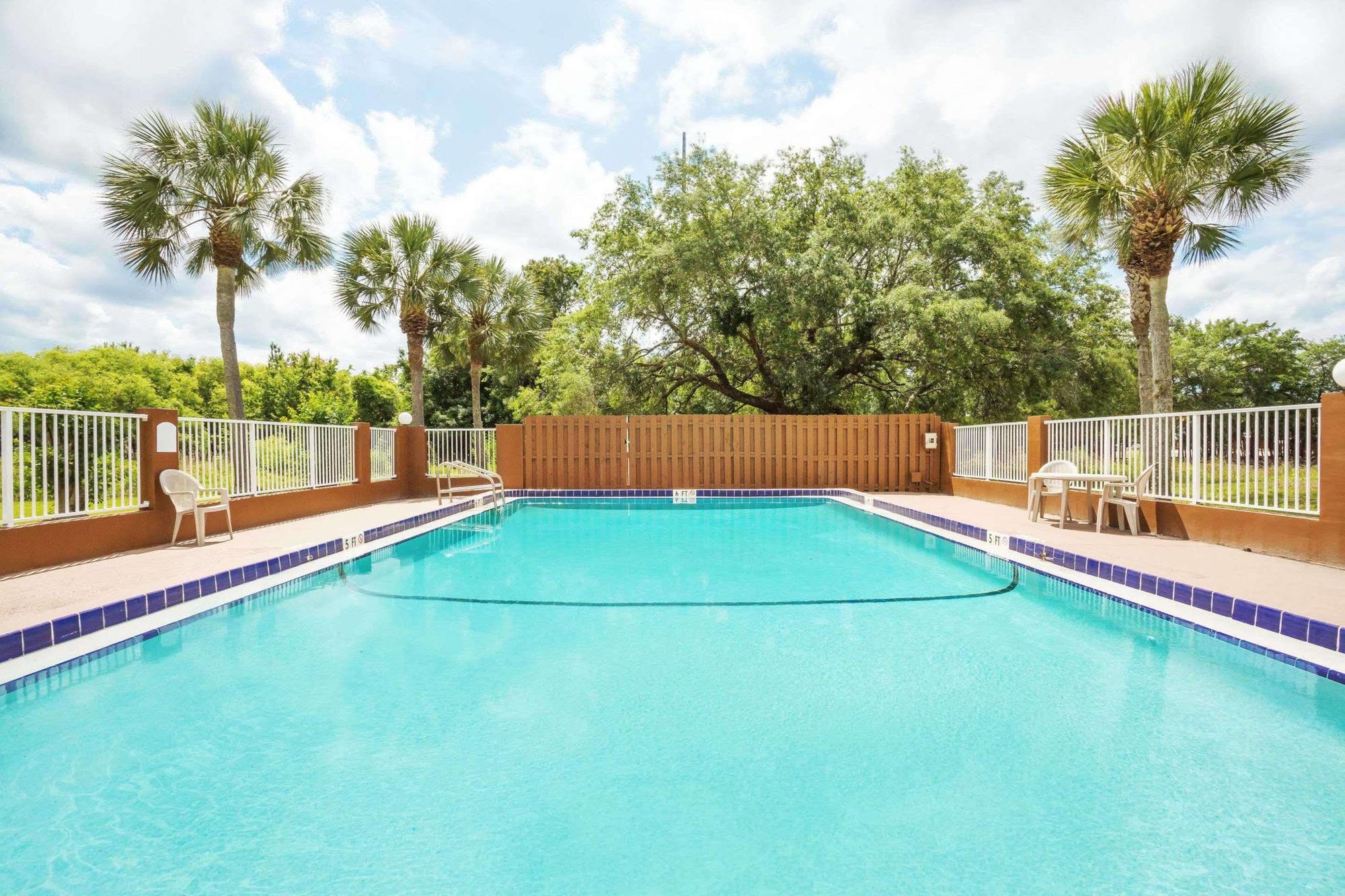 Super 8 By Wyndham St. Augustine Motel Bagian luar foto